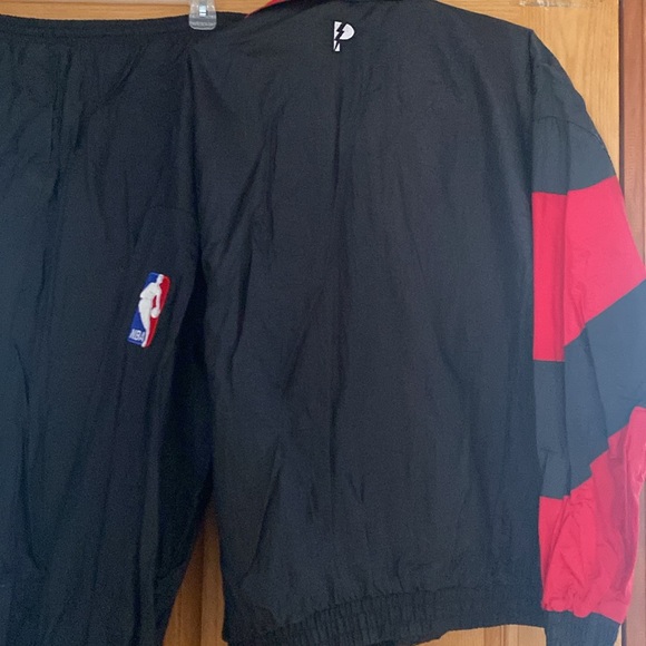 Official Chicago Bulls sport set. - Picture 3 of 4